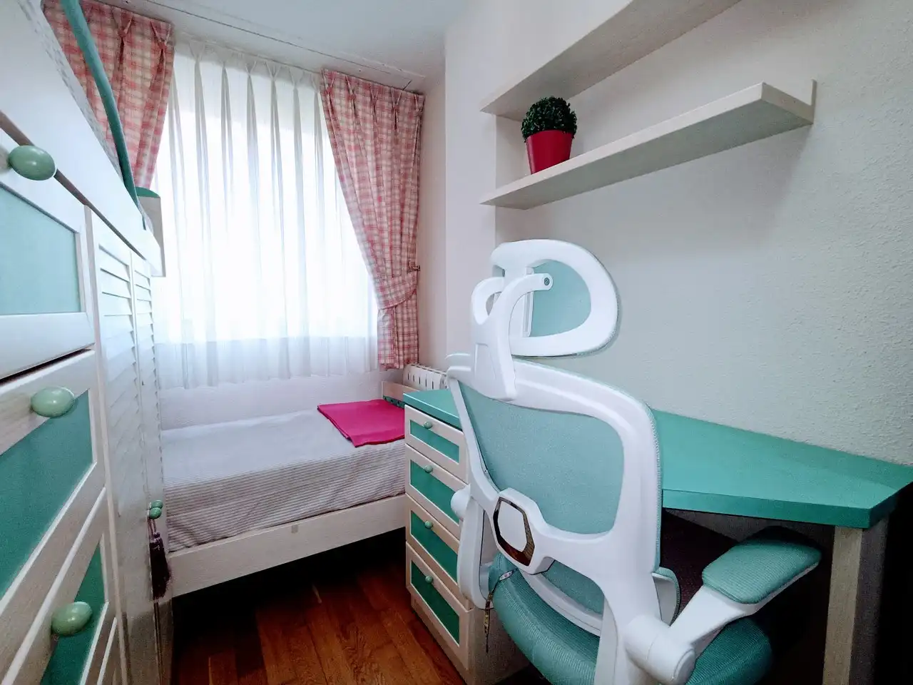 Schlafzimmer von Wohnung zur Miete in Madrid mit Klimaanlage, Heizung und Parkett
