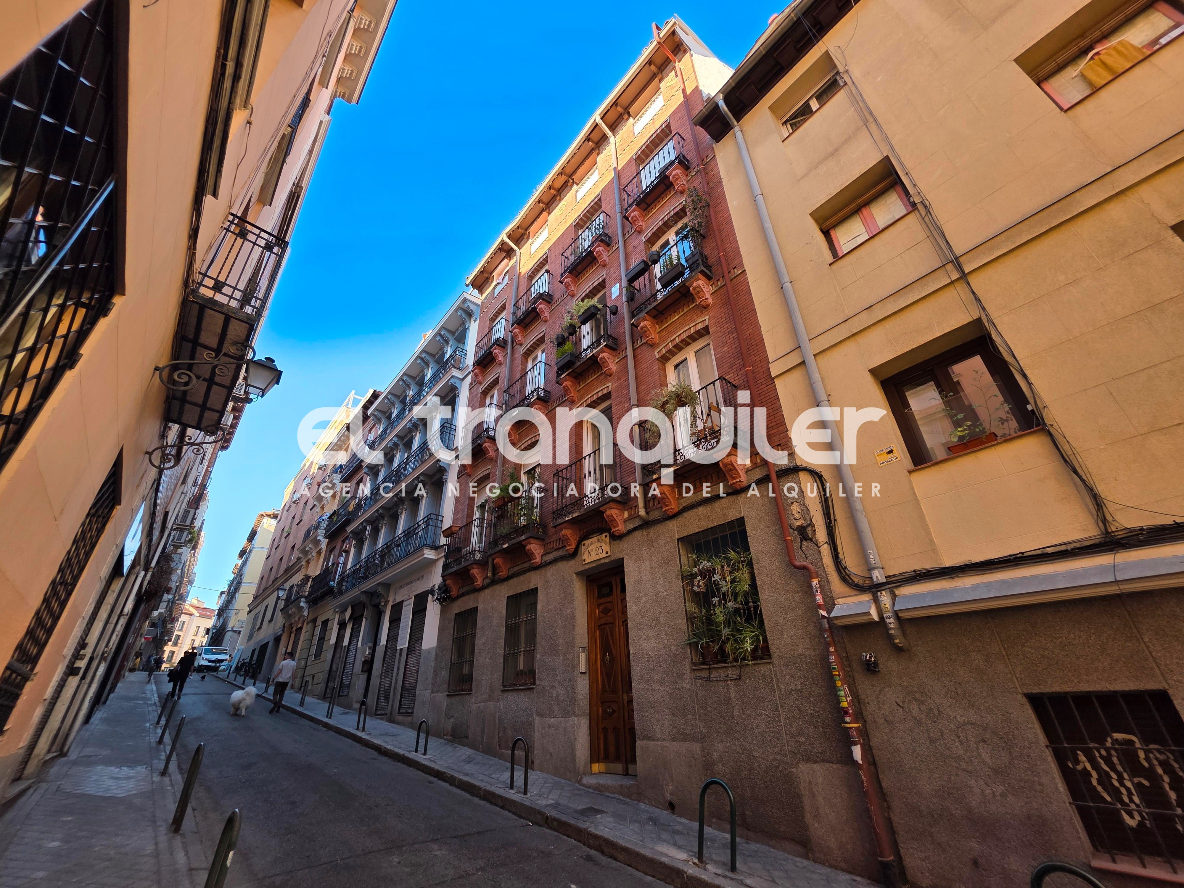 Exterior view of Flat to rent in  Madrid Capital  with Furnished and Washing machine