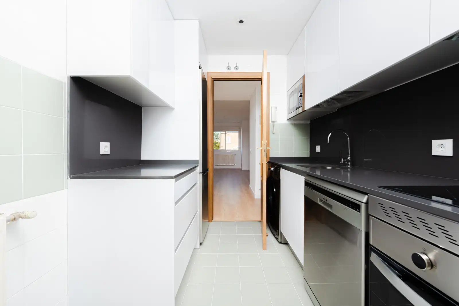 Kitchen of Flat for sale in Alcorcón  with Air Conditioner, Terrace and Storage room