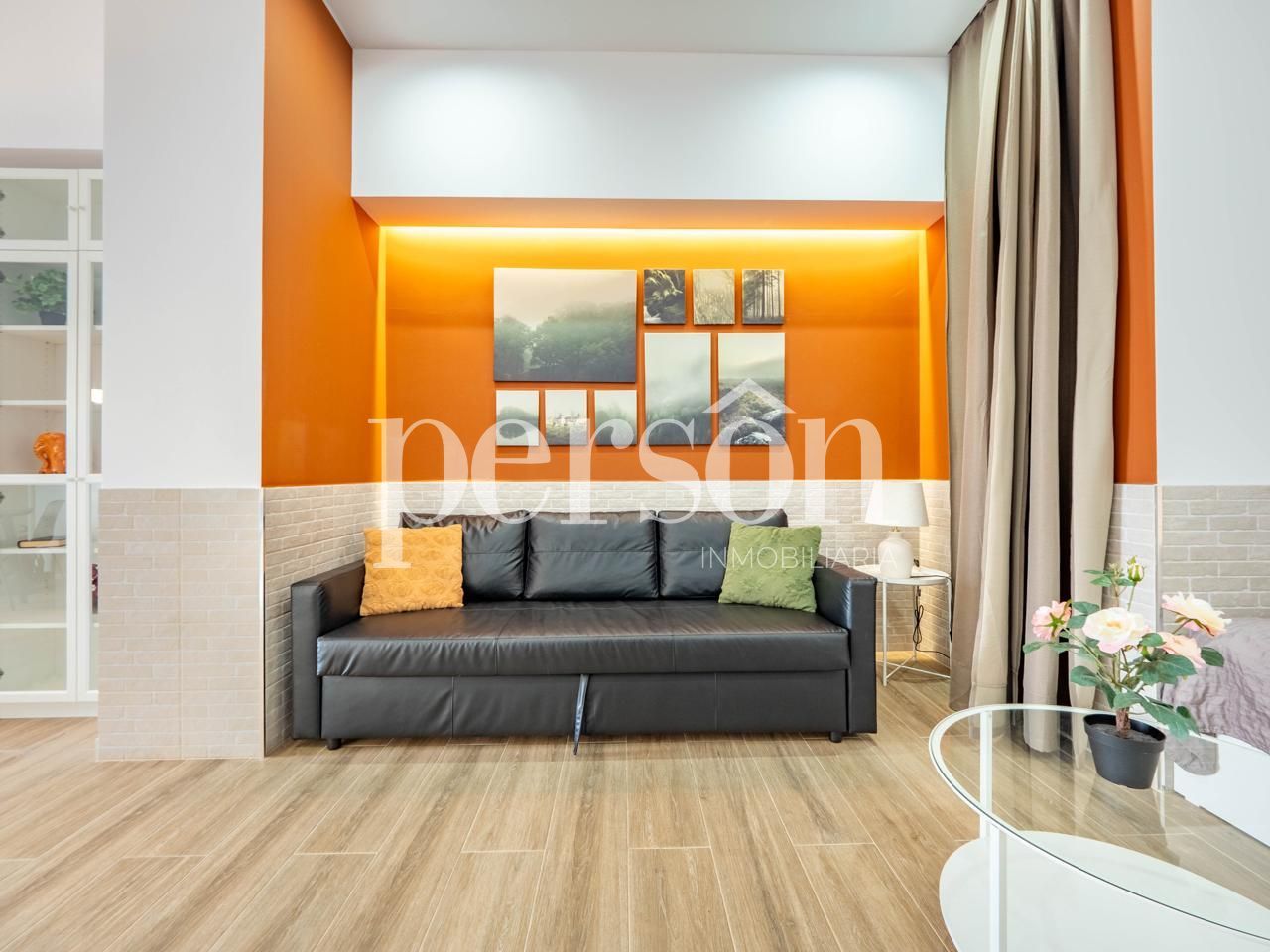 Sala d'estar de Estudi en venda en  Valencia Capital amb Aire condicionat, Calefacció i Moblat