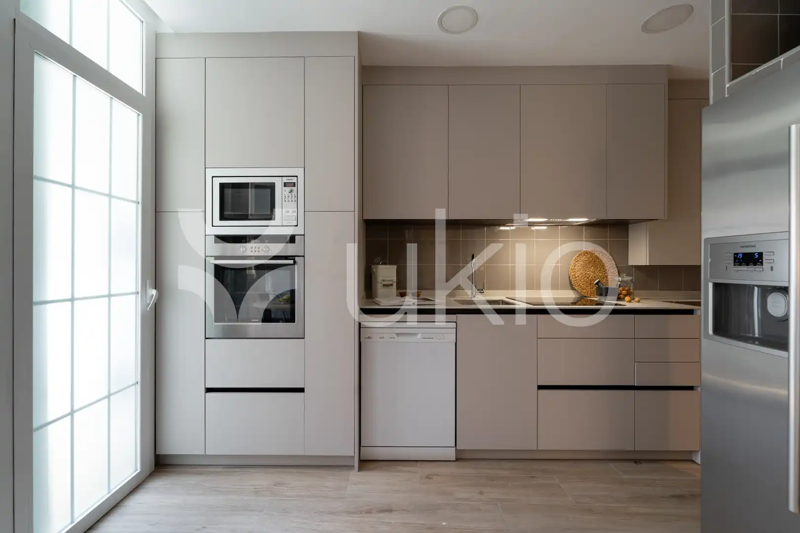 Apartamento de alquiler en Avenida de Alberto de Alcocer, Hispanoamérica - Bernabéu