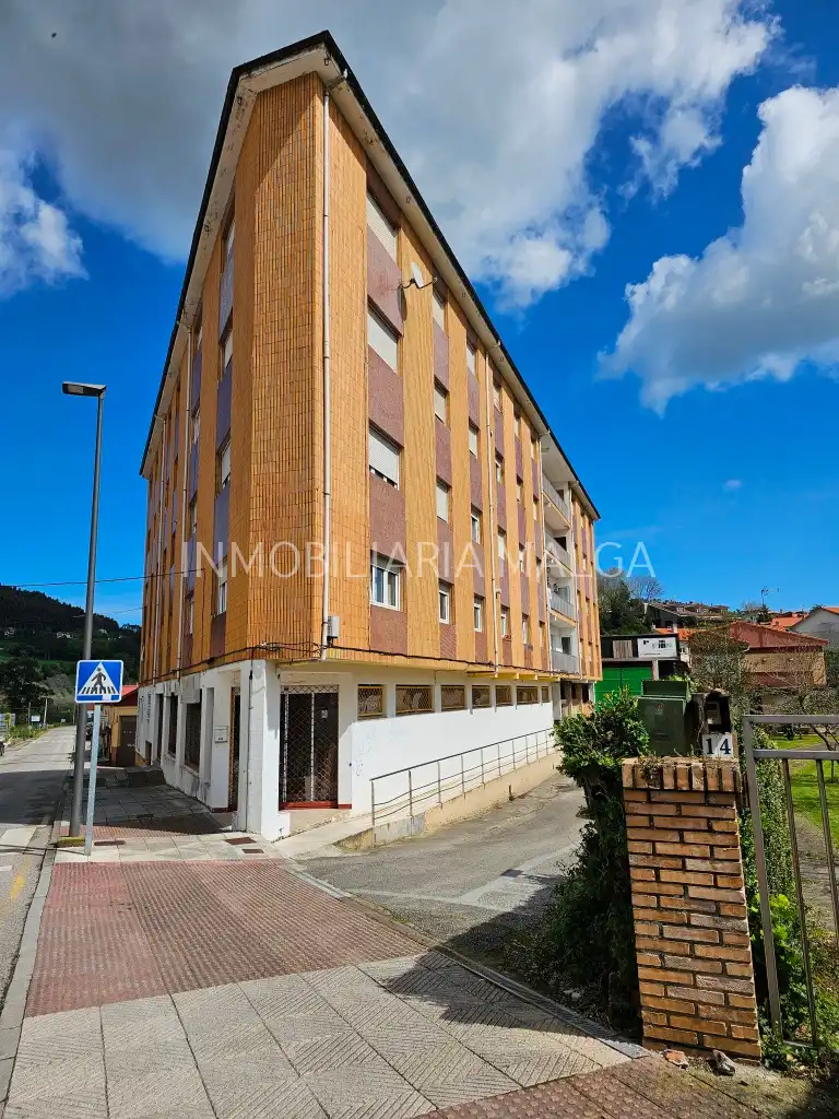 Vista exterior de Piso en venta en Colunga con Parquet y Amueblado
