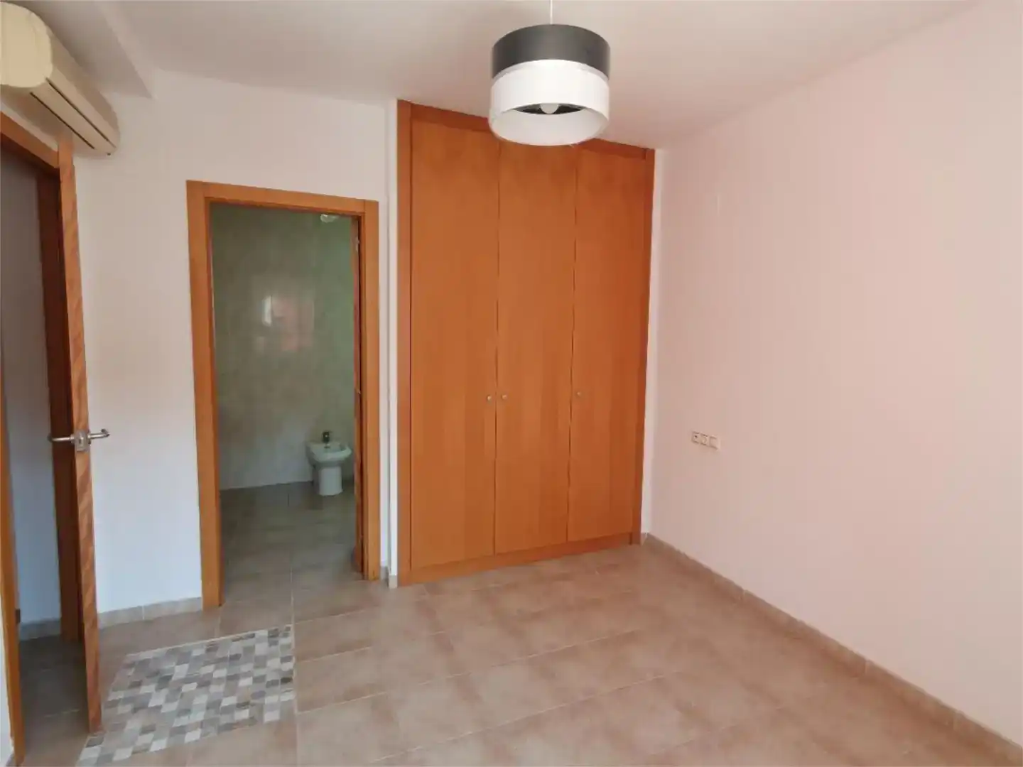 Dormitori de Pis en venda en Palmera amb Aire condicionat i Jardí privat