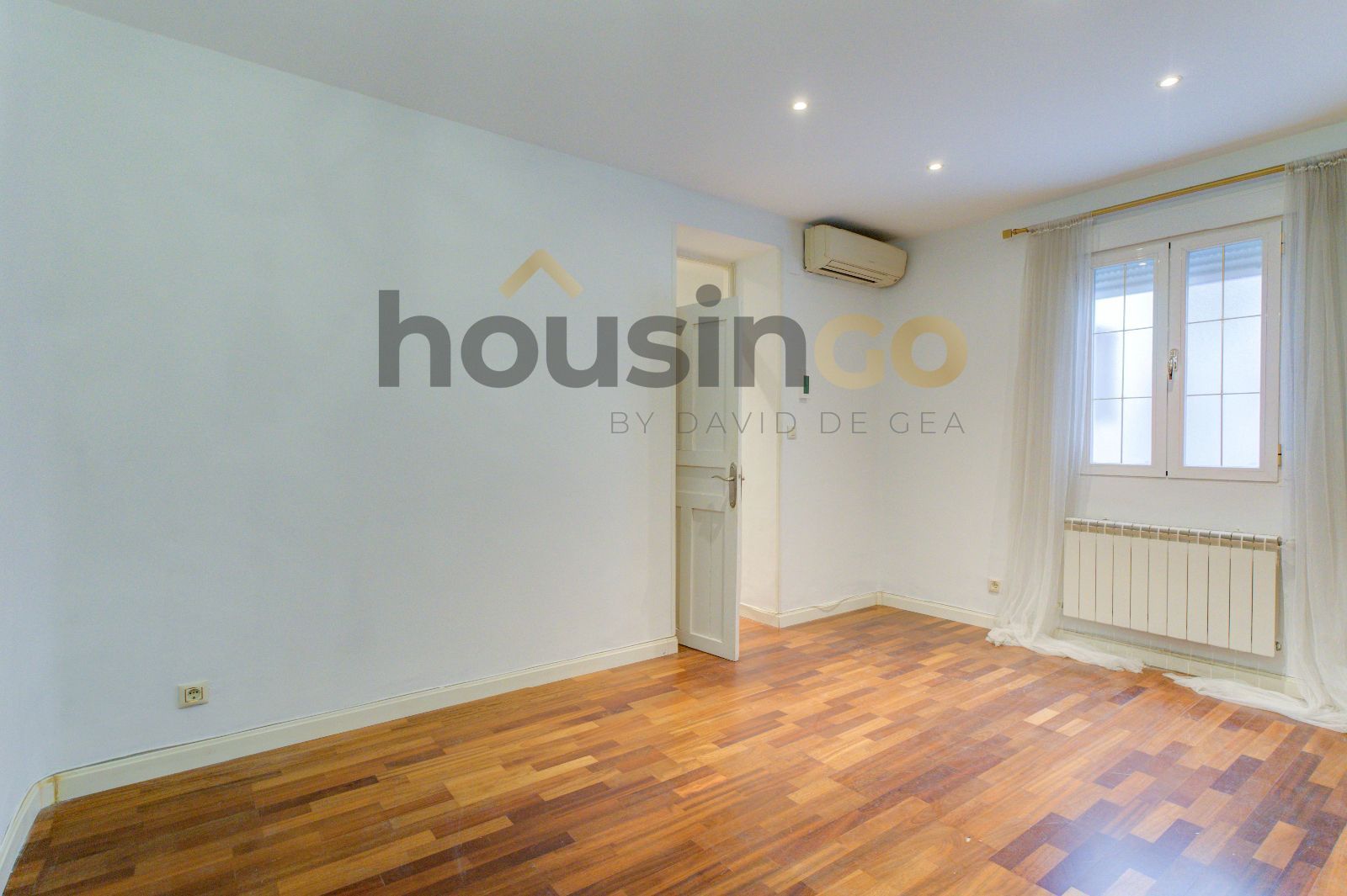 Bedroom of Flat for sale in  Madrid Capital  with Air Conditioner, Heating and Parquet flooring
