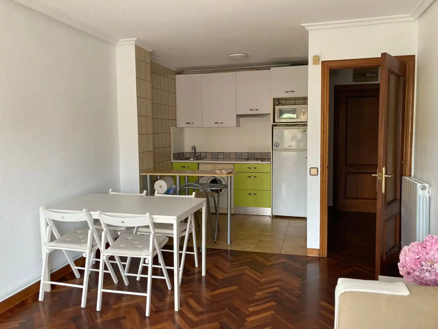 Cuina de Apartament de lloguer en Santander amb Parquet, Terrassa i Moblat