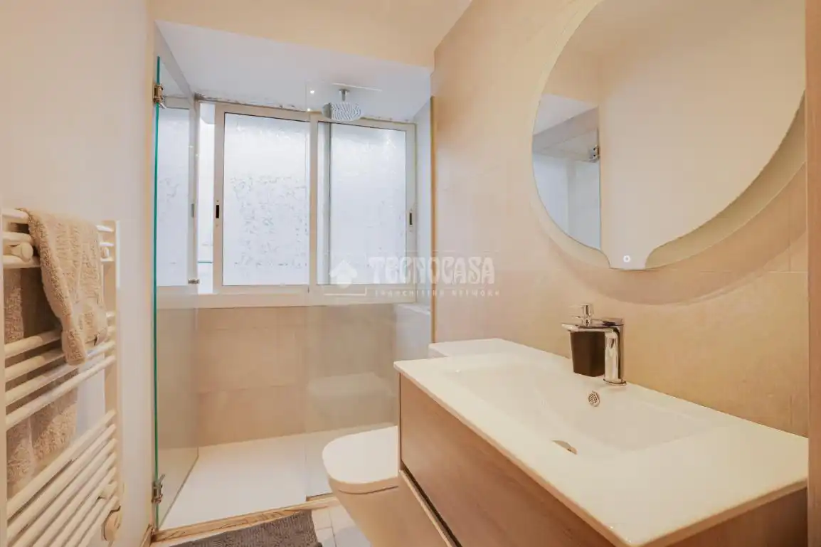Baño de Piso en venta en Barcelona con Balcón