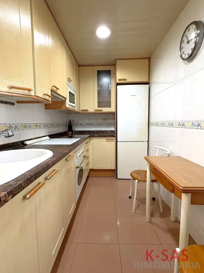 Küche von Wohnung zum Verkauf in Esplugues de Llobregat mit Heizung und Ofen