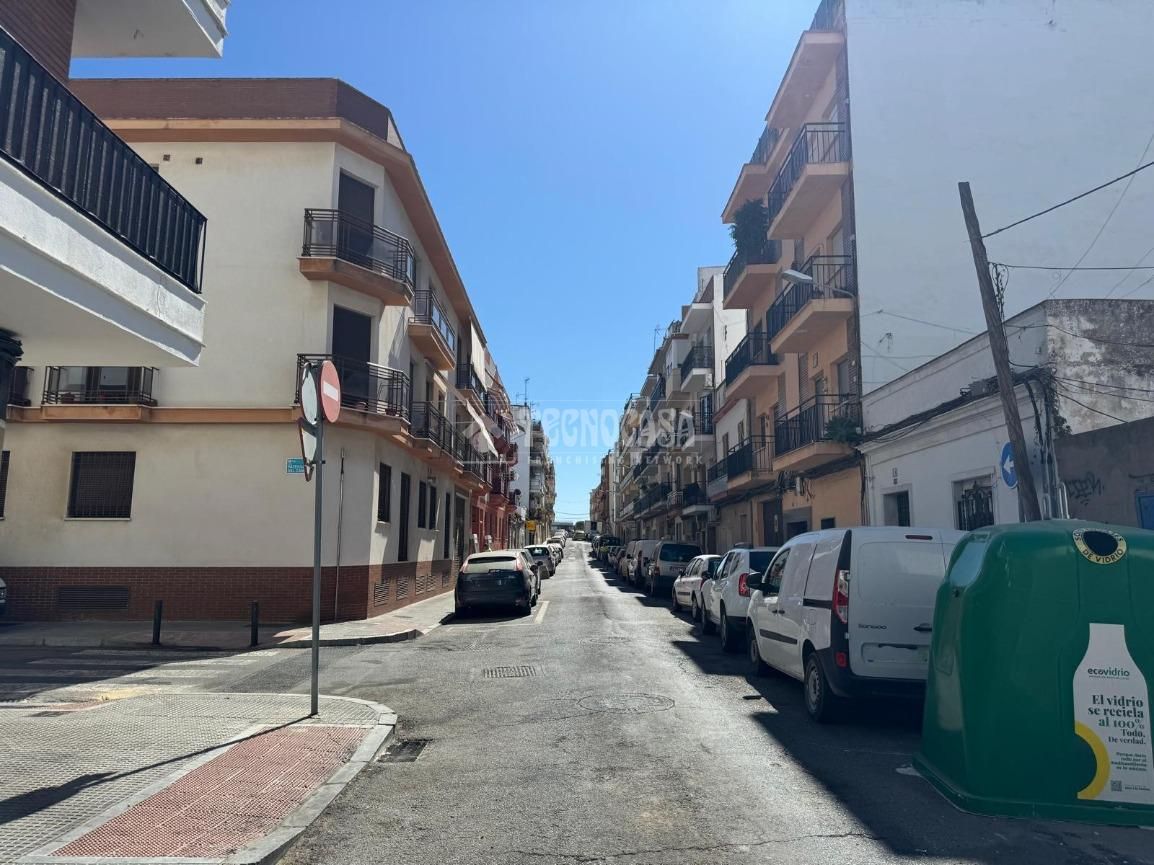 Vista exterior de Pis en venda en  Huelva Capital amb Aire condicionat i Terrassa
