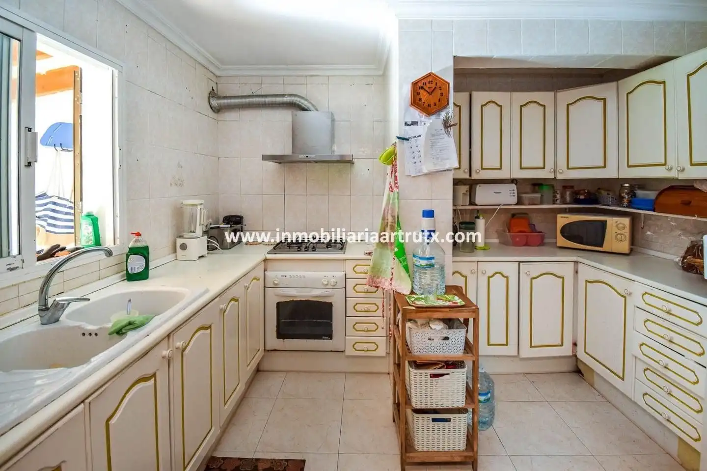 Cuina de Casa o xalet en venda en Ciutadella de Menorca amb Aire condicionat, Jardí privat i Terrassa
