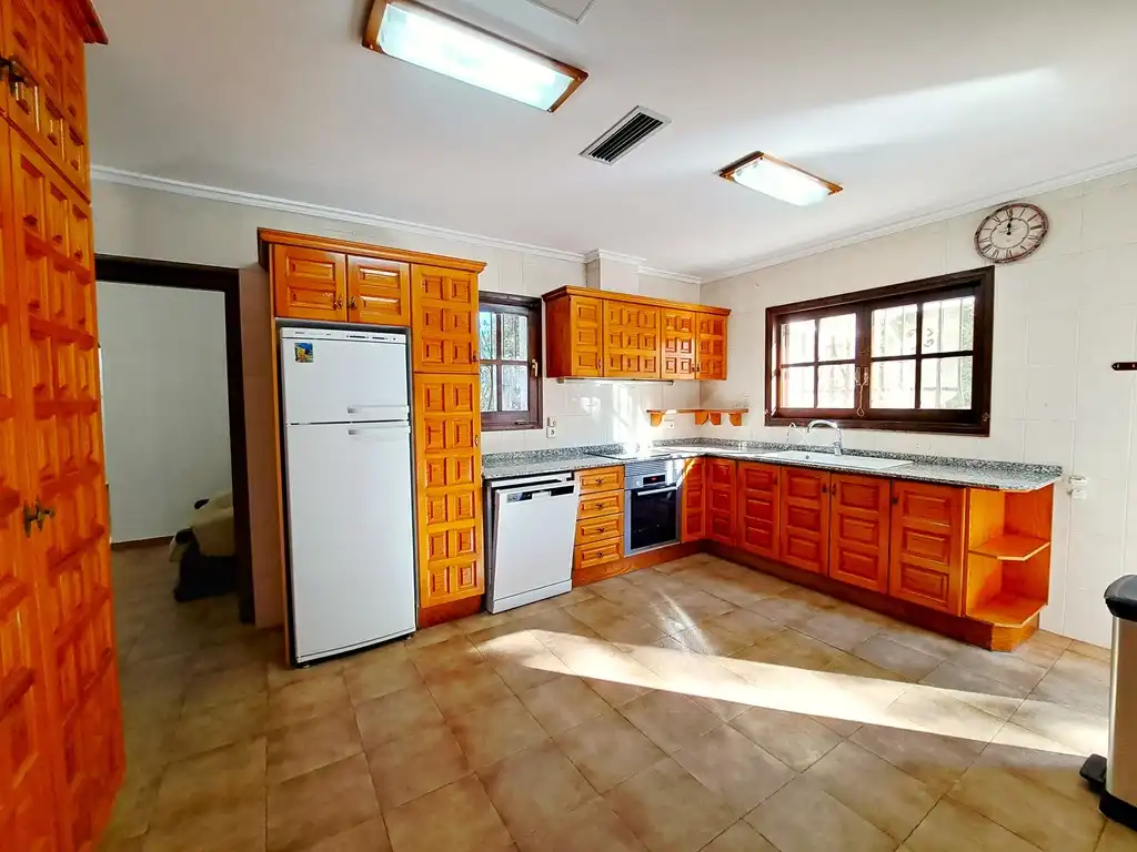 Cuina de Casa o xalet en venda en Dénia amb Aire condicionat, Calefacció i Jardí privat
