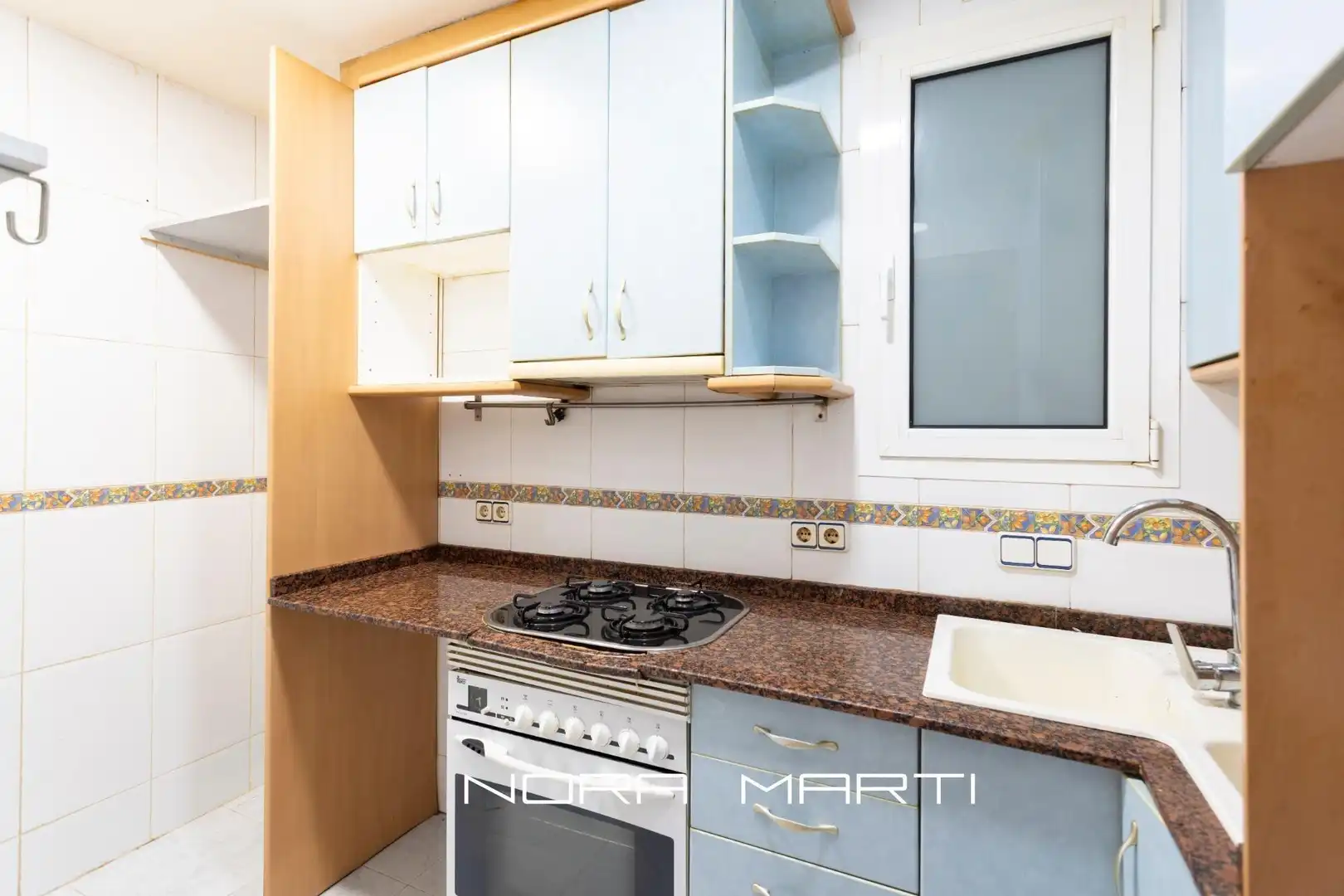 Cocina de Planta baja en venta en Eixample