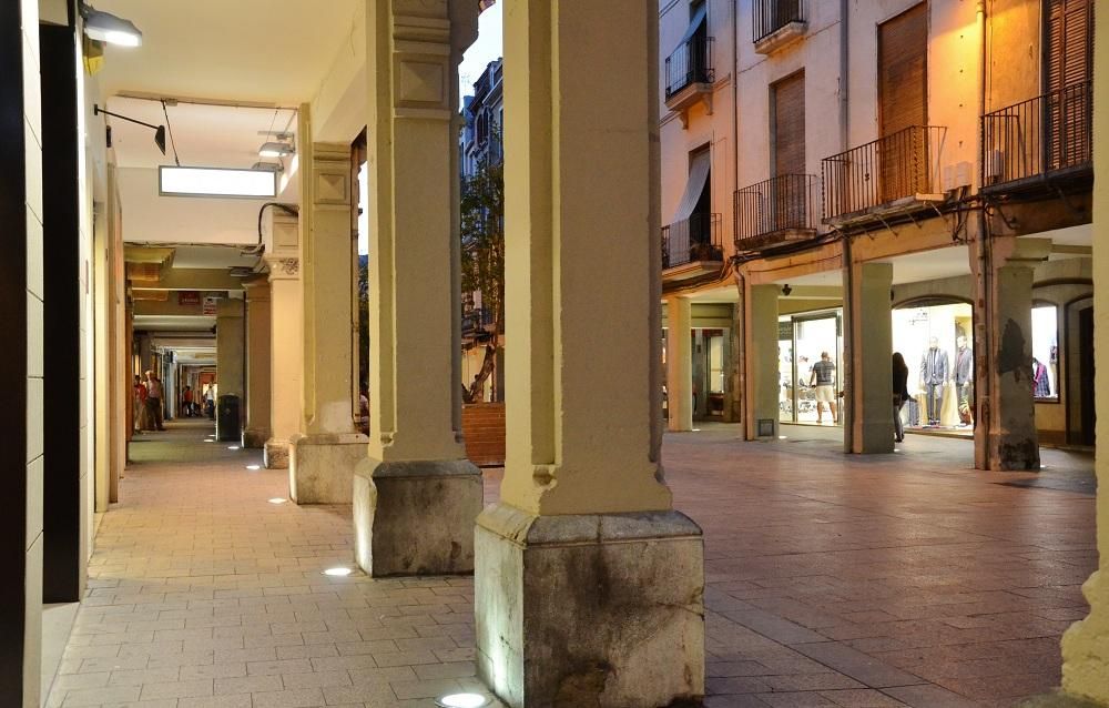 Local de lloguer a de la Constitució, Centre Vila