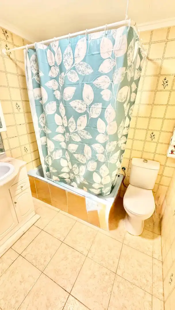 Badezimmer von Wohnungen zum Verkauf in Torrevieja mit Terrasse und Gemeinschaftspool