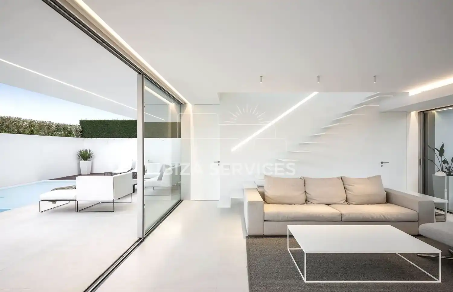 Casa o chalet de alquiler en Santa Eulària des Riu con Aire acondicionado, Jardín privado y Piscina