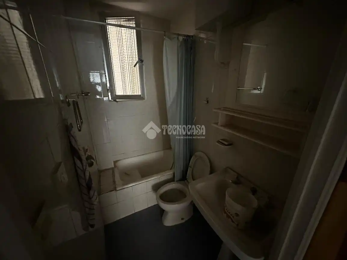 Bathroom of Flat for sale in Madrid  with Air Conditioner