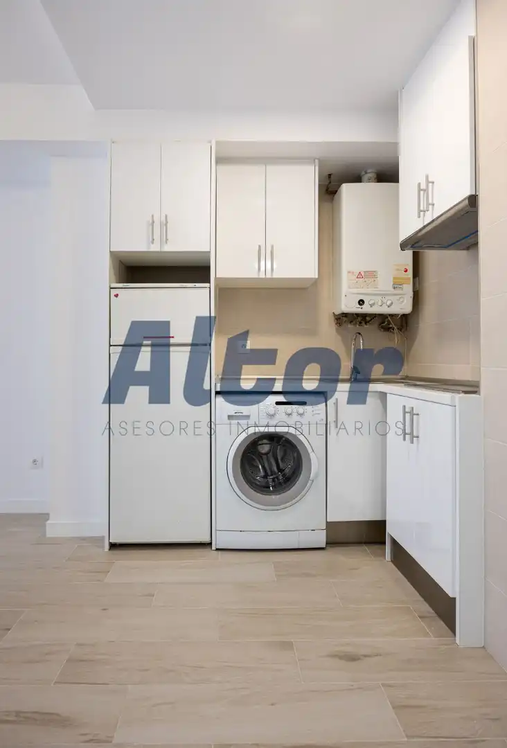 Kitchen of Flat for sale in Madrid  with Air Conditioner, Heating and Storage room