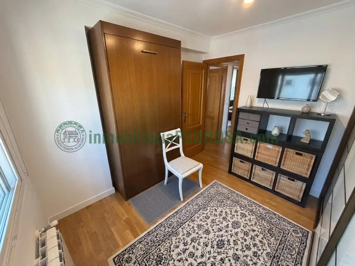 Flat for rent in Avenida MARIA VICTORIA MORENO, Zona Fernández Ladreda