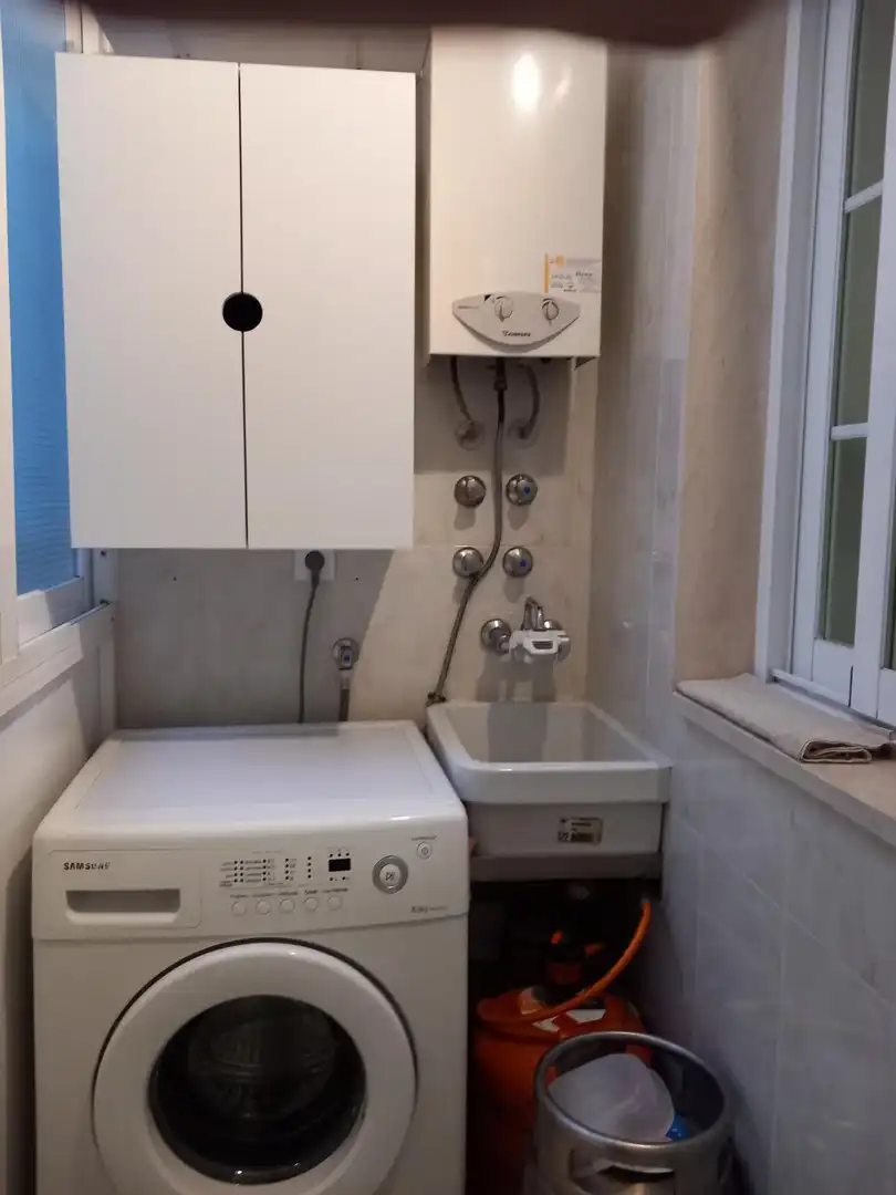 Bany de Pis de lloguer en Motril amb Aire condicionat, Moblat i Balcó