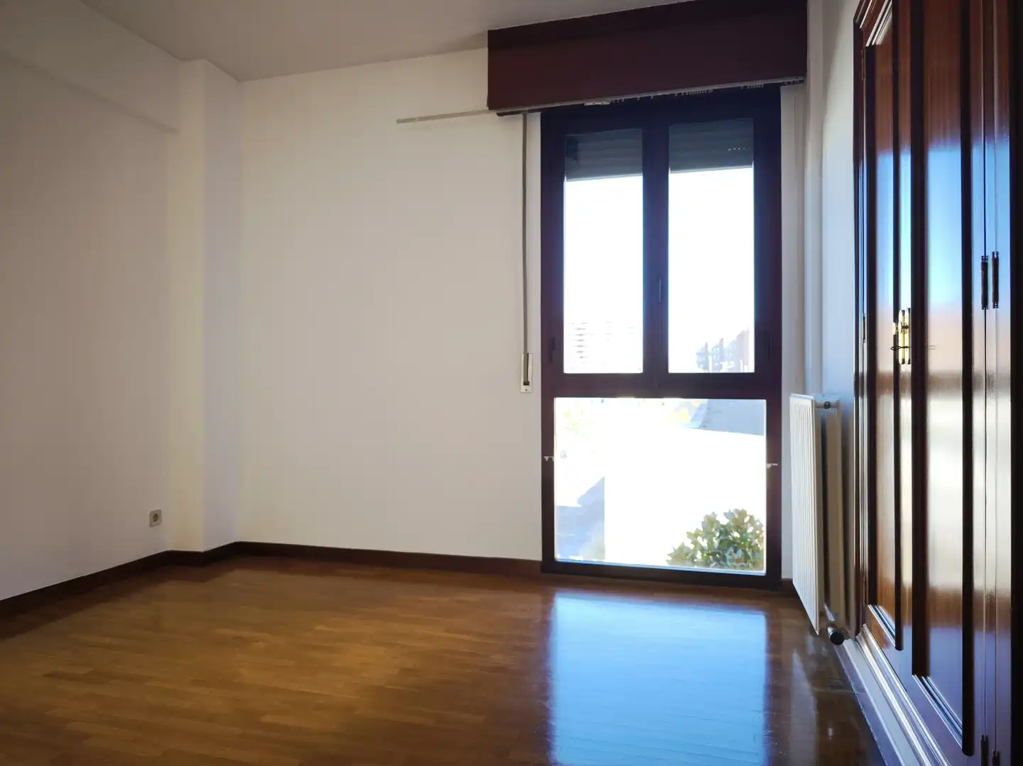 Dormitori de Casa o xalet en venda en  Logroño amb Calefacció, Parquet i Terrassa