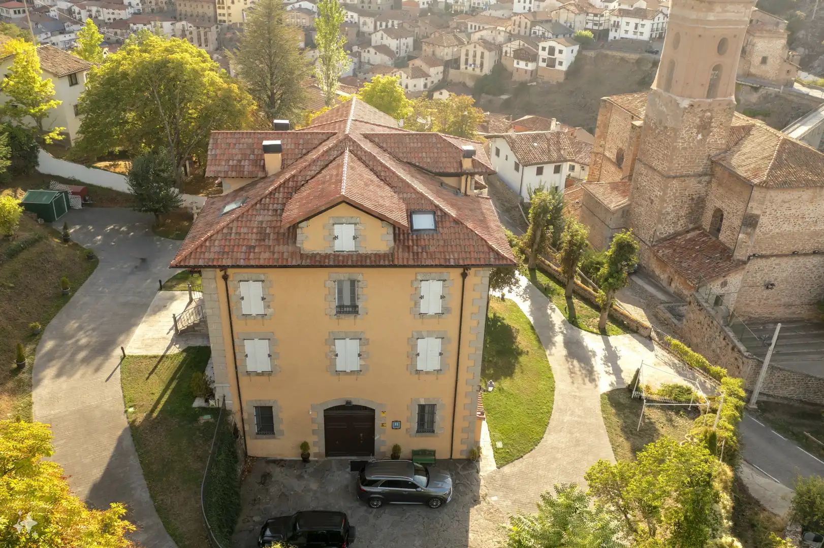 Gebäude zur Miete in Calle Enrique de la Riva, Ortigosa de Cameros