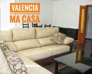 Sala d'estar de Pis de lloguer en  Valencia Capital amb Aire condicionat, Moblat i Balcó