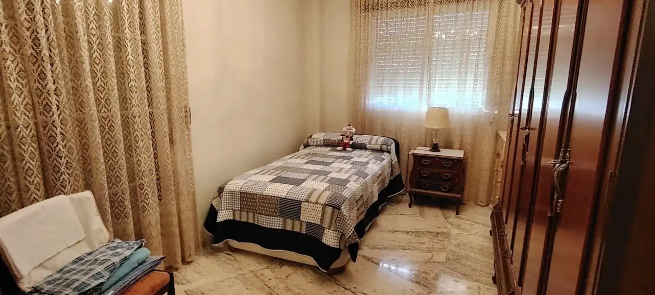 Dormitori de Casa o xalet en venda en Linares amb Aire condicionat, Calefacció i Jardí privat