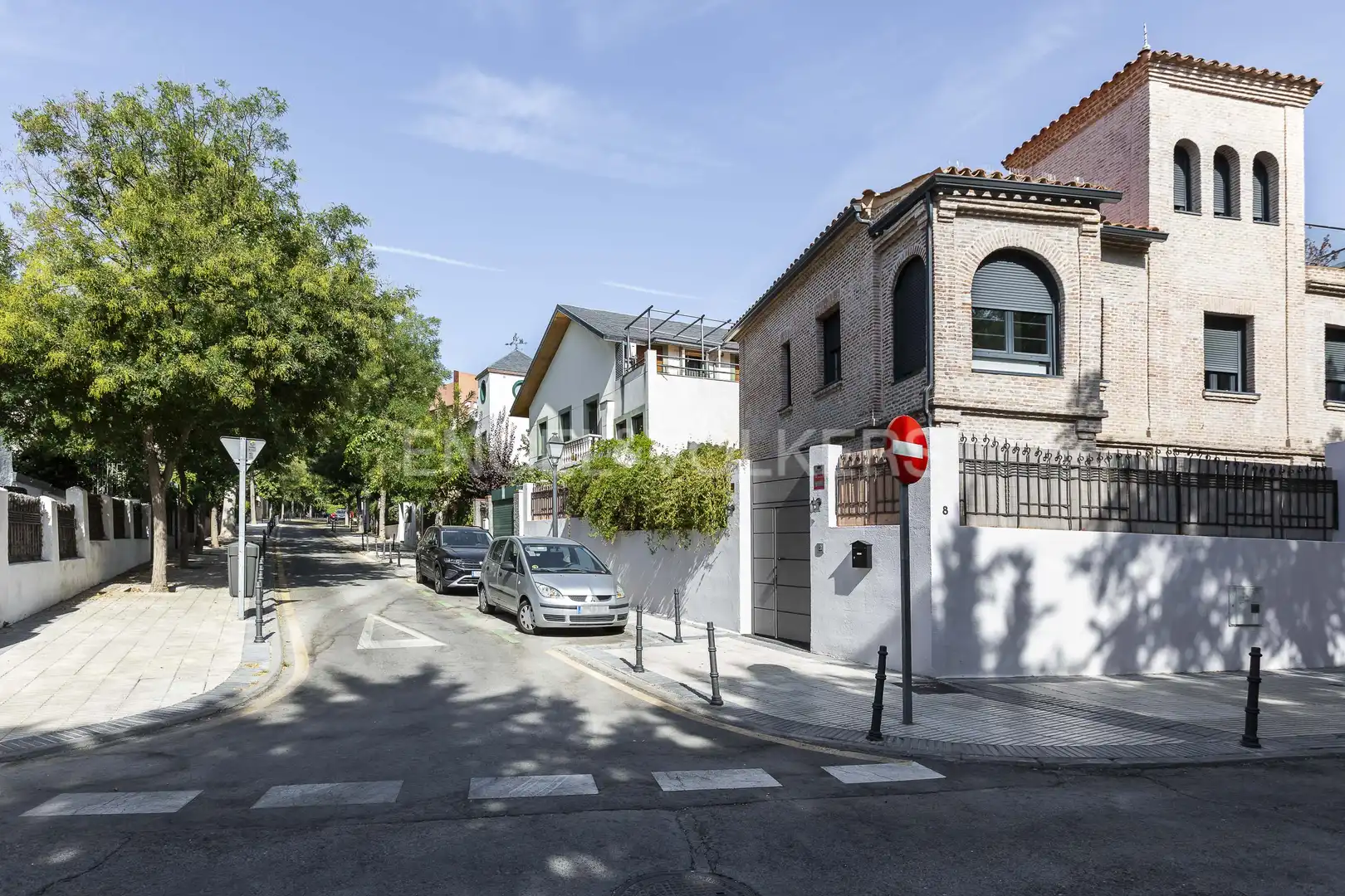 Vista exterior de Casa o chalet en venta en Madrid con Calefacción y Jardín privado