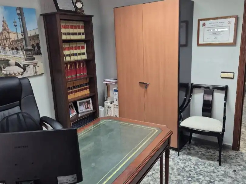 Oficina de alquiler en Sevilla con Aire acondicionado, Calefacción y Amueblado