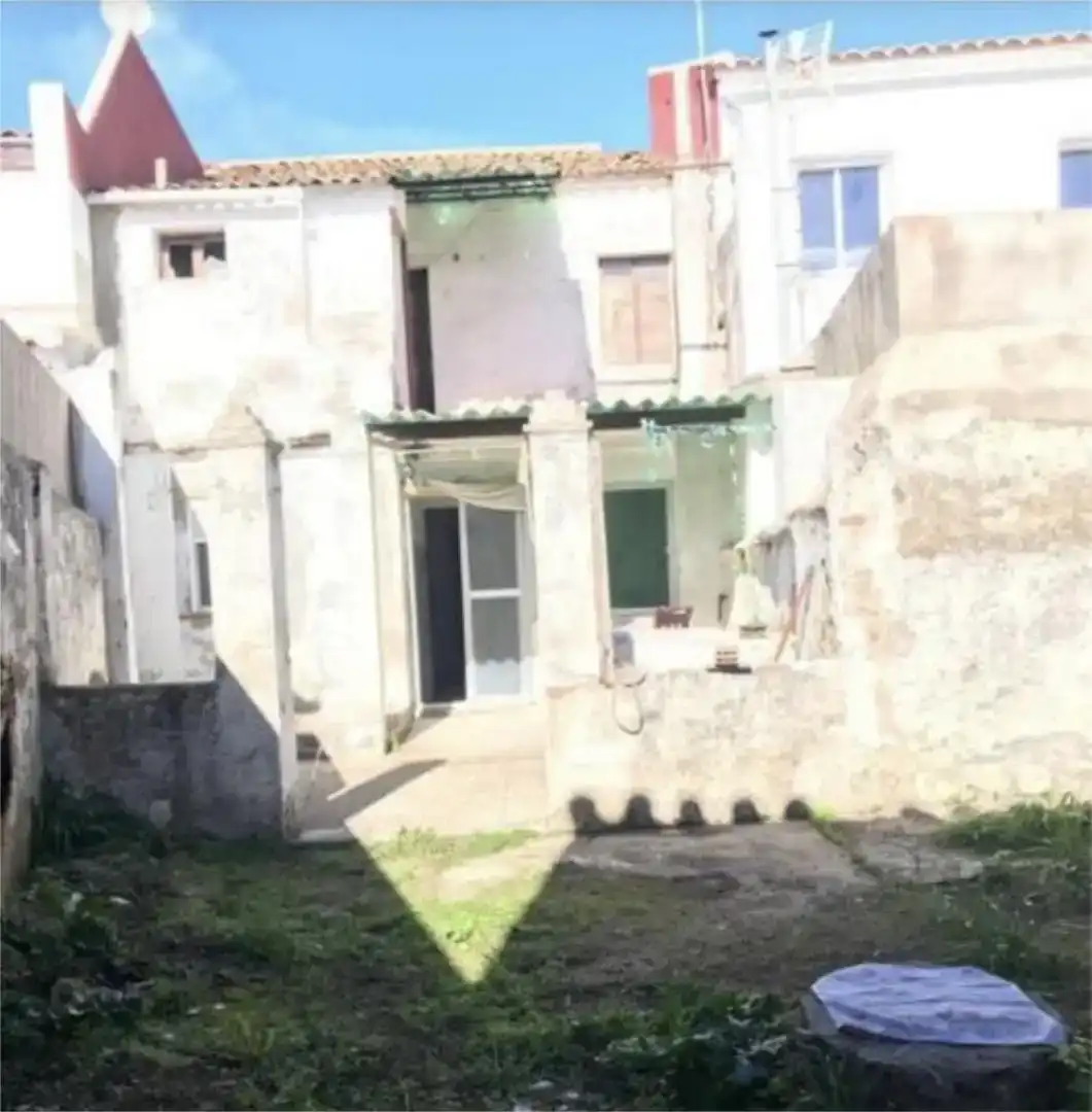 Vista exterior de Casa adosada en venta en El Pedroso, Sevilla