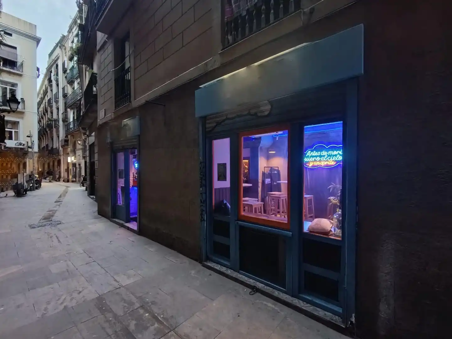 Local en traspaso en Barcelona con Aire acondicionado, Amueblado y Internet