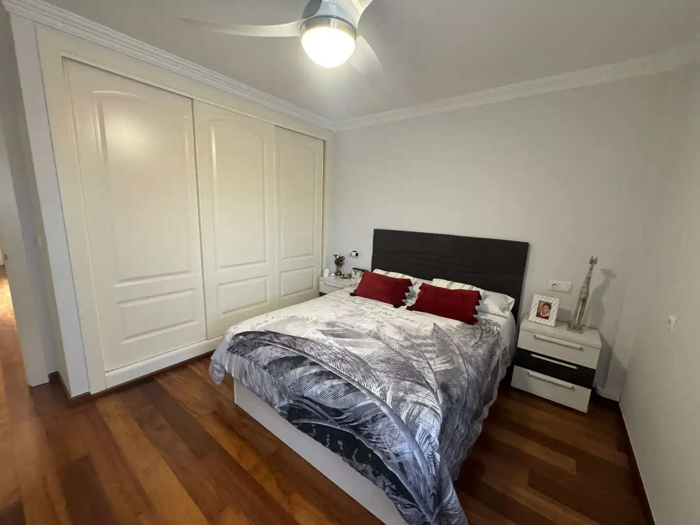 Habitación de Casa o chalet en venta en Alicante / Alacant con Aire acondicionado, Calefacción y Jardín privado