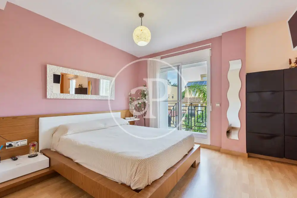 Bedroom of Houses for sale in Godelleta  with Air Conditioner, Heating and Private garden