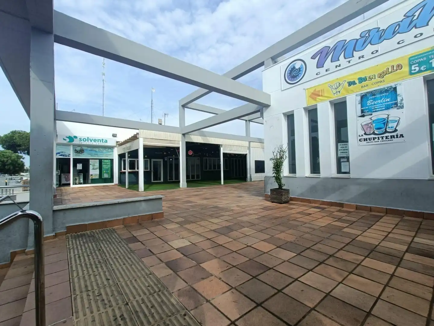 Local comercial en venda a La Barrosa, imagen 3