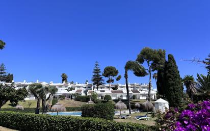 Vista exterior de Planta baixa en venda en Marbella amb Terrassa i Piscina comunitària