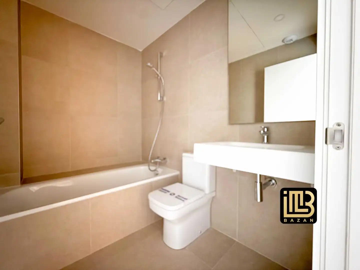 Bathroom of Flat for rent in Málaga  with Air Conditioner, Heating and Private garden