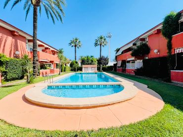 Baixos amb piscina en venda a El Puerto