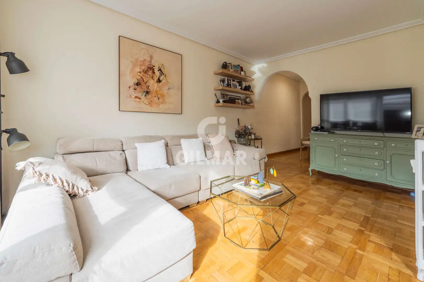 Sala d'estar de Pis en venda en  Madrid Capital amb Calefacció i Balcó