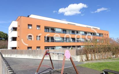 Außenansicht von Wohnung miete in Santa Cruz de Bezana mit Heizung, Parkett und Abstellraum