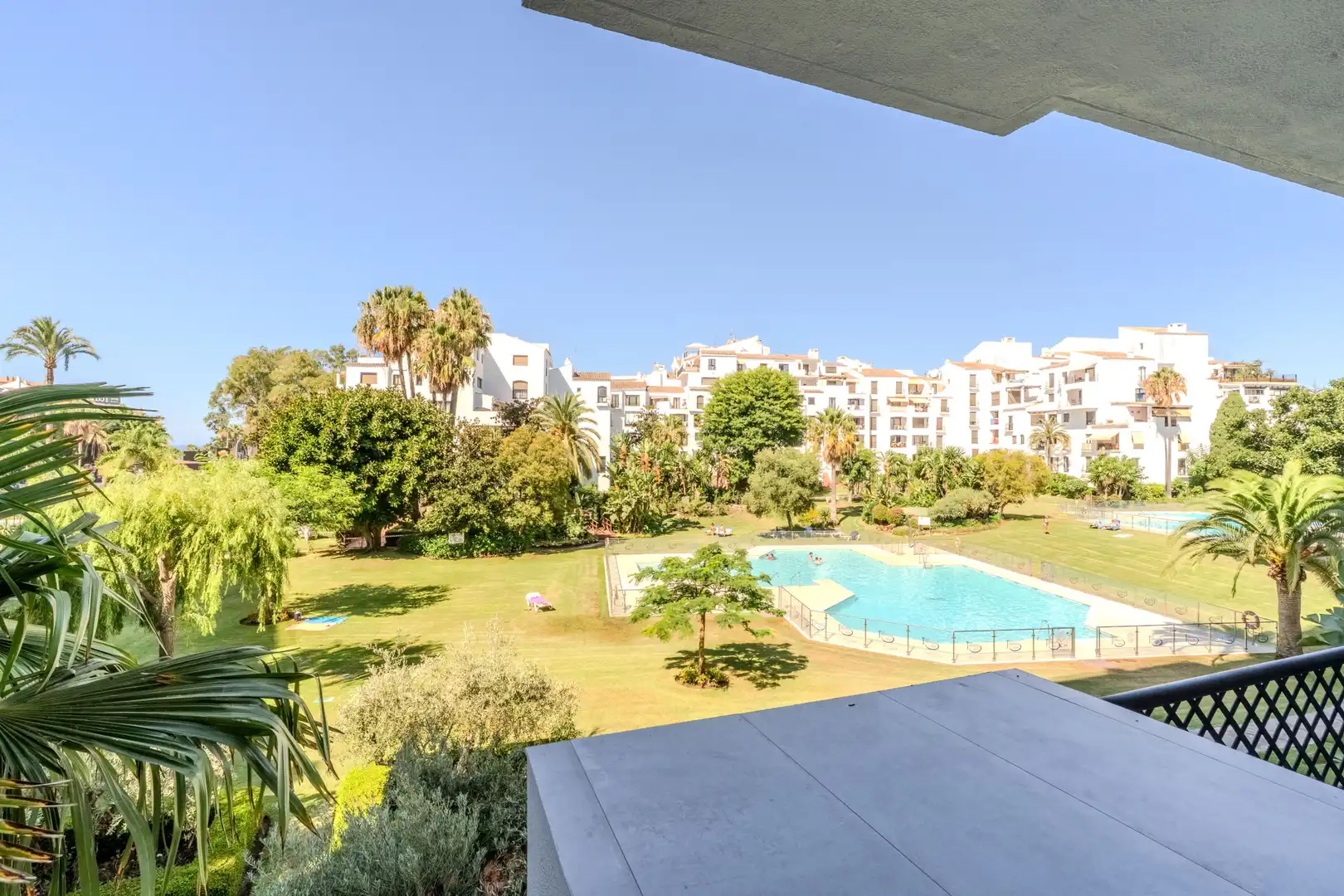 Apartament amb piscina en venda a Nueva Andalucía, imagen 7