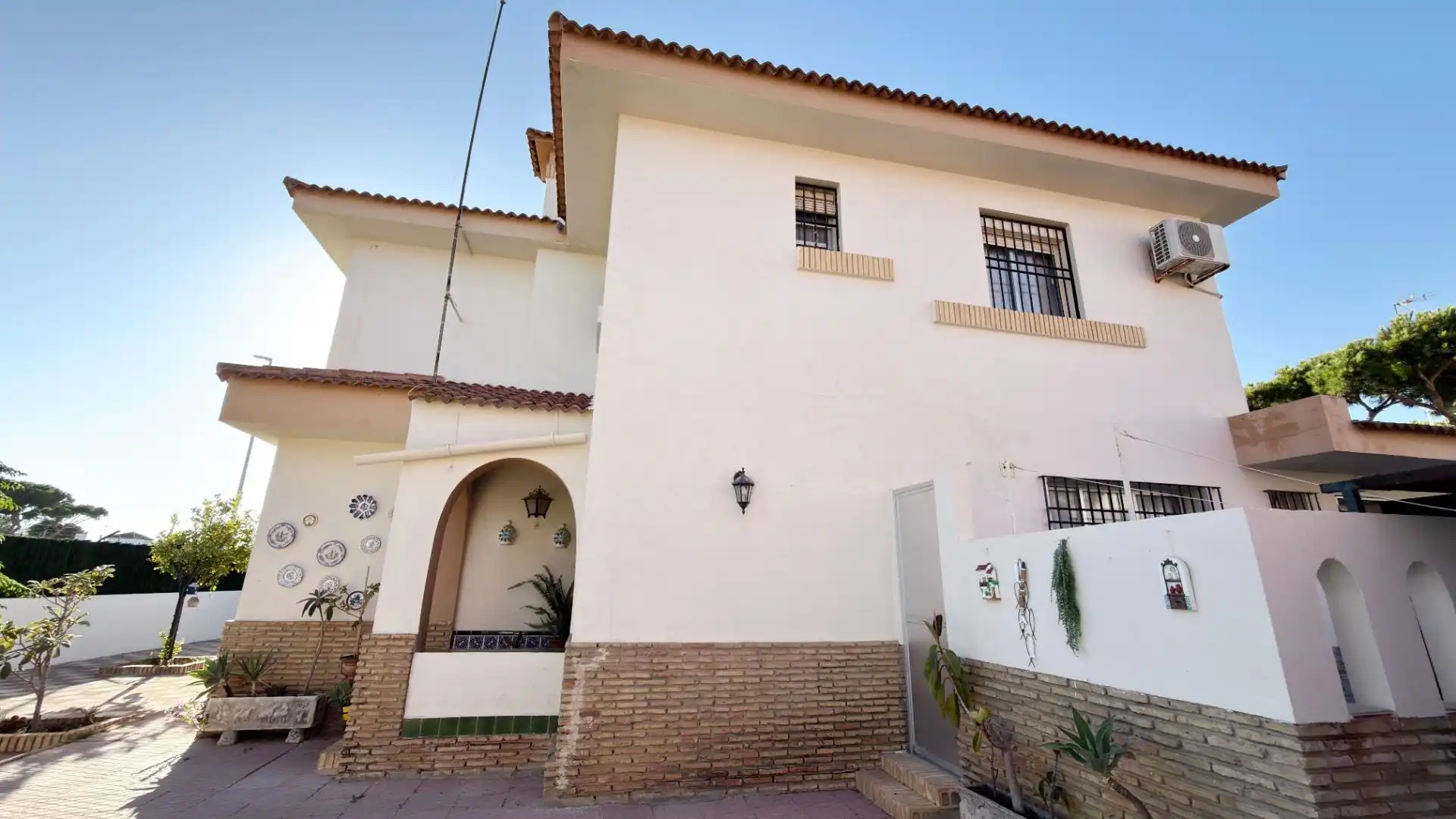 Exterior view of Houses for sale in Islantilla  with Air Conditioner, Private garden and Terrace