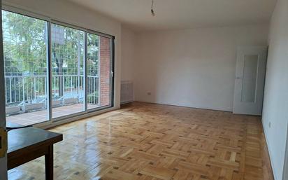 Living room of Flat for sale in  Madrid Capital  with Terrace