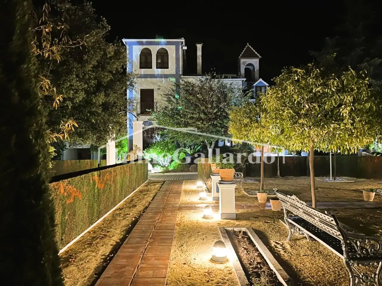 Garden of Buildings for sale in Lucena