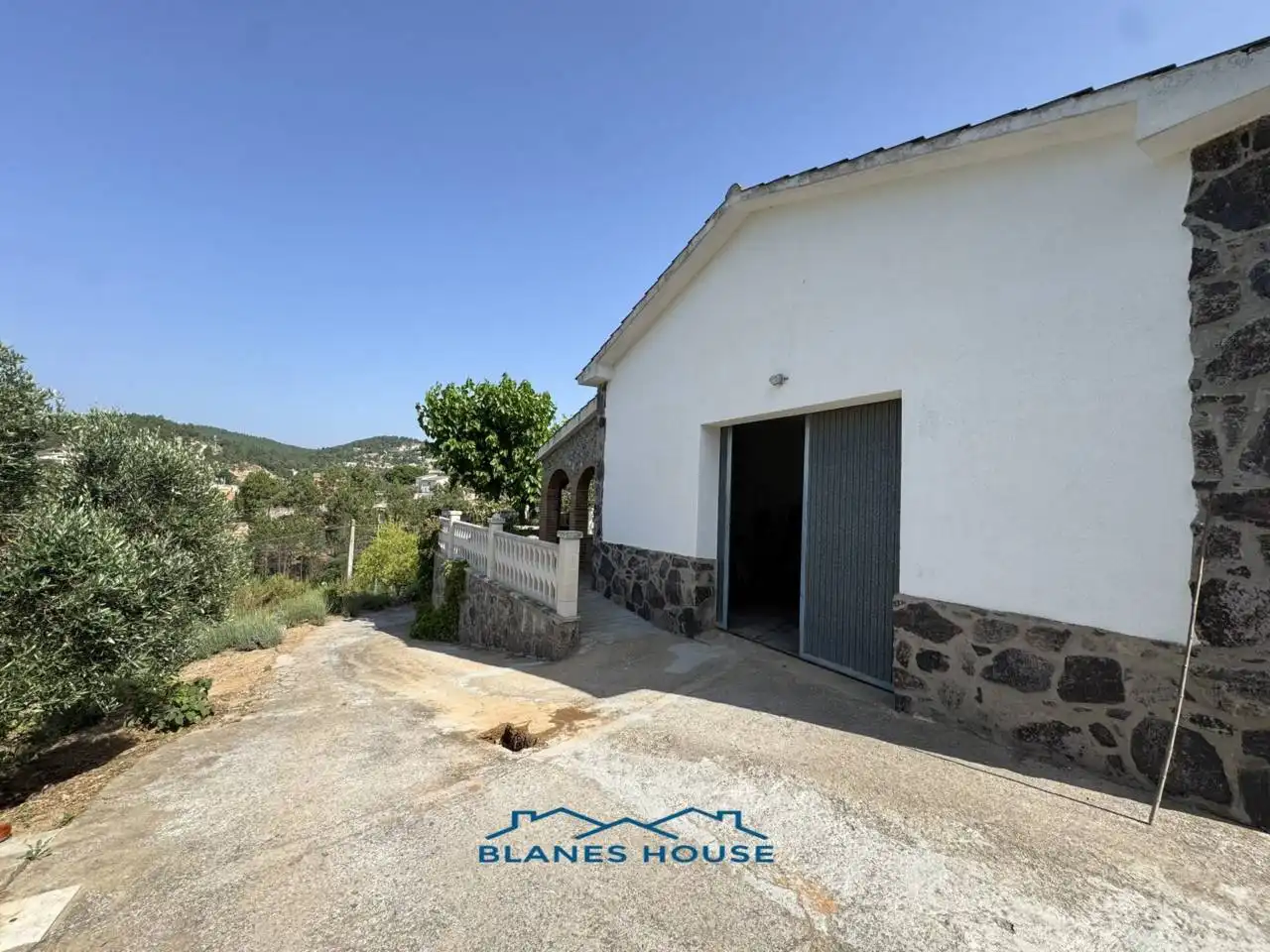 Vista exterior de Casa o xalet en venda en Riudarenes amb Jardí privat i Terrassa