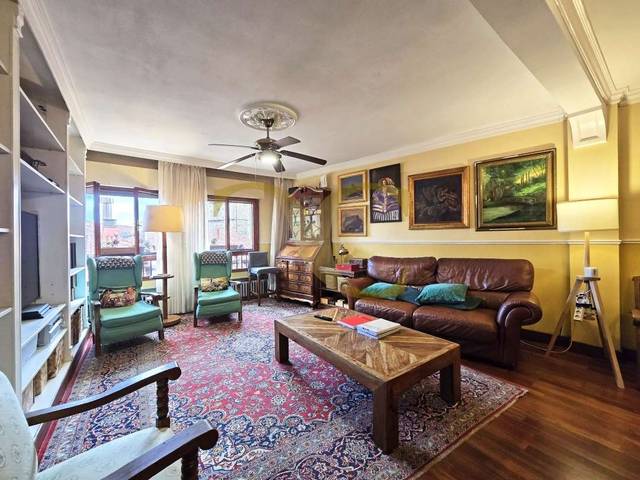 Piso en Venta en Calle Fontán en Fontán