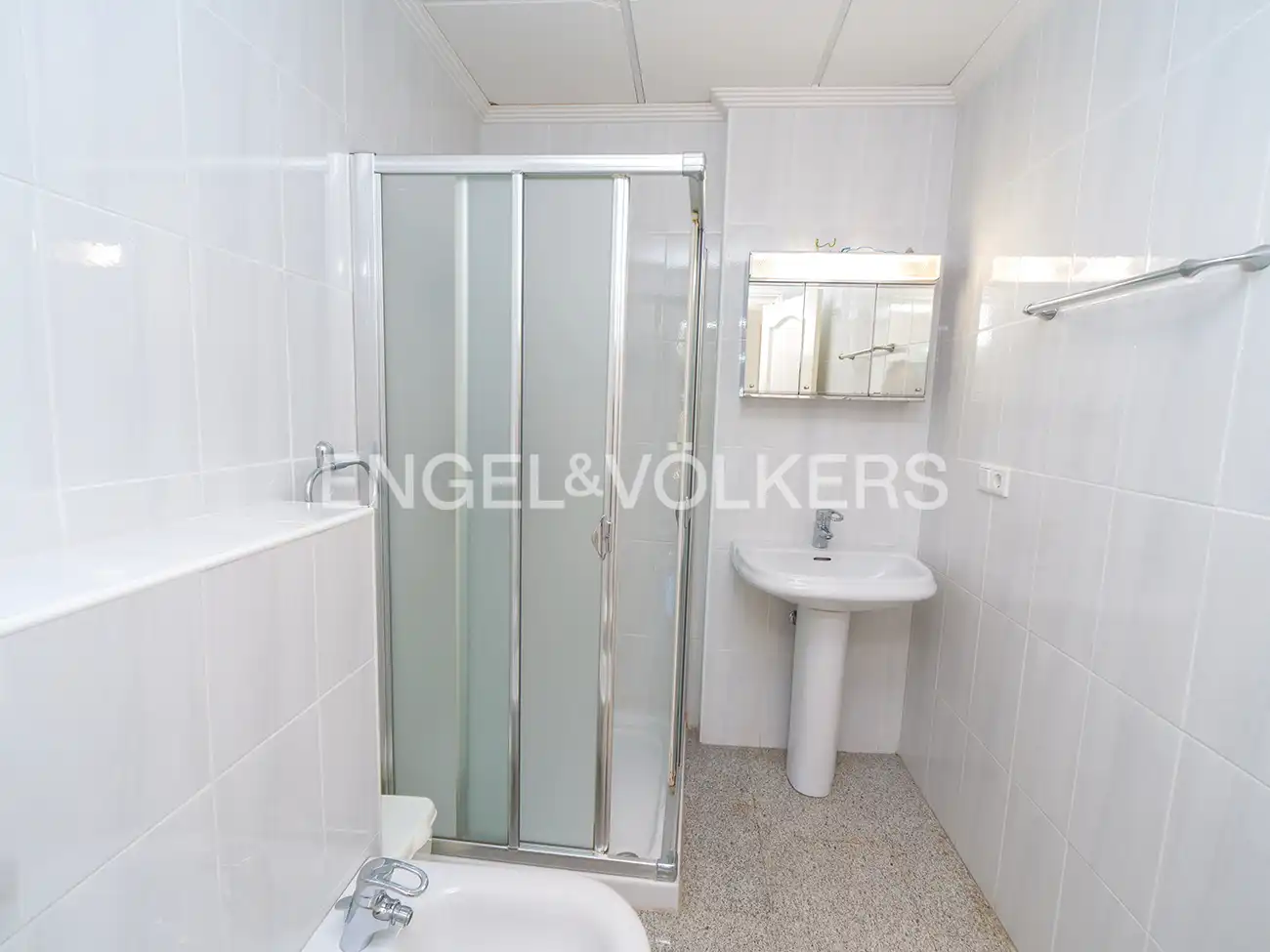 Bathroom of Houses for sale in Elche / Elx  with Air Conditioner, Heating and Private garden