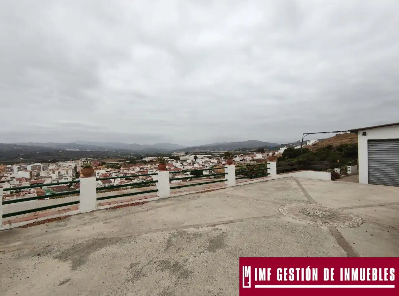 Vista exterior de Finca rústica en venta en Vélez-Málaga con Jardín privado, Terraza y Trastero