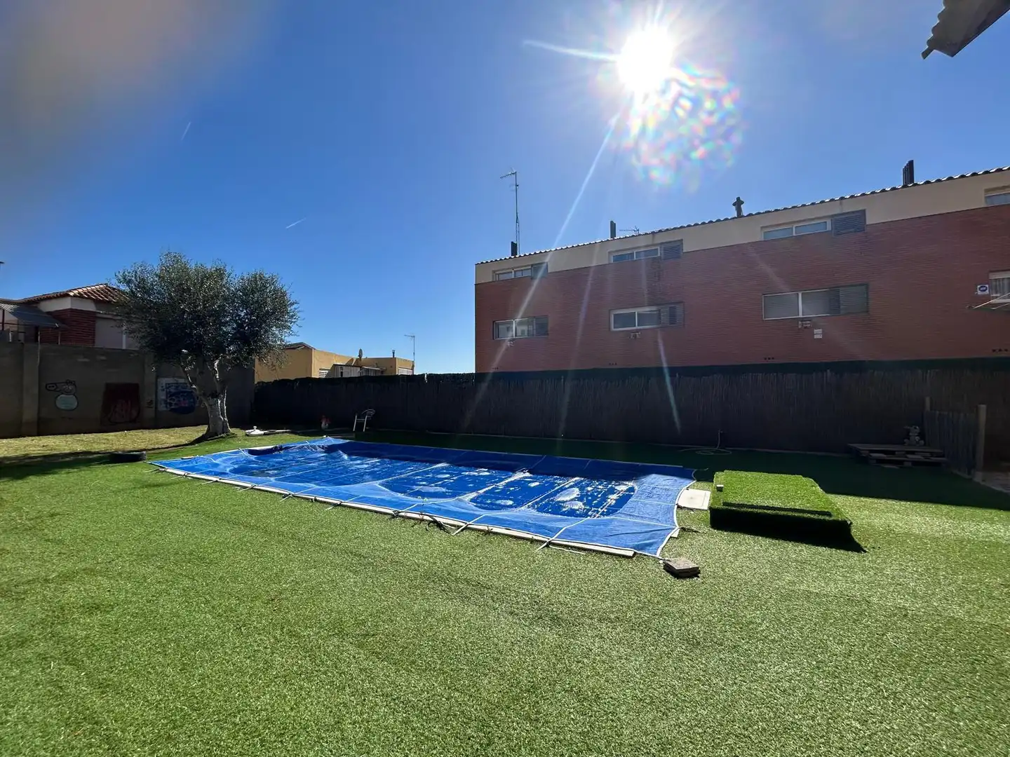 Piscina de Casa o xalet en venda en Viladecans amb Calefacció, Jardí privat i Terrassa