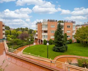 Exterior view of Flat to rent in Pozuelo de Alarcón  with Air Conditioner, Heating and Private garden