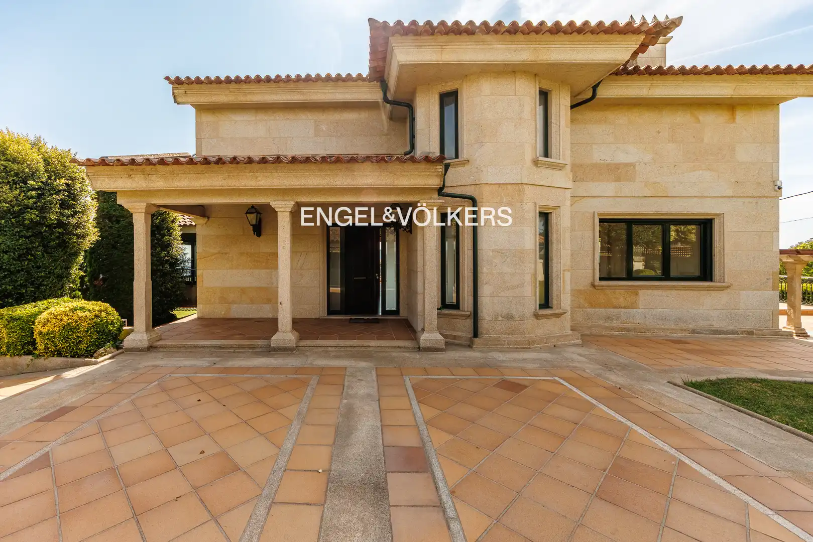 Vista exterior de Casa o chalet en venta en Nigrán con Calefacción, Jardín privado y Piscina