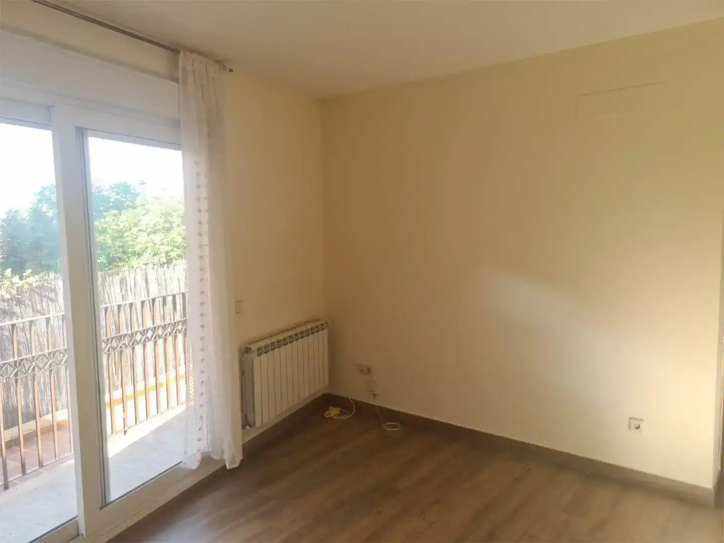 Schlafzimmer von Wohnung zur Miete in Galapagar mit Balkon